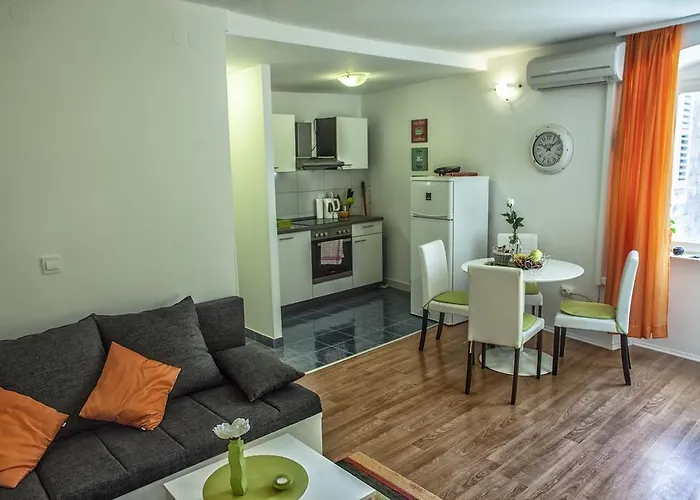 Apartament West