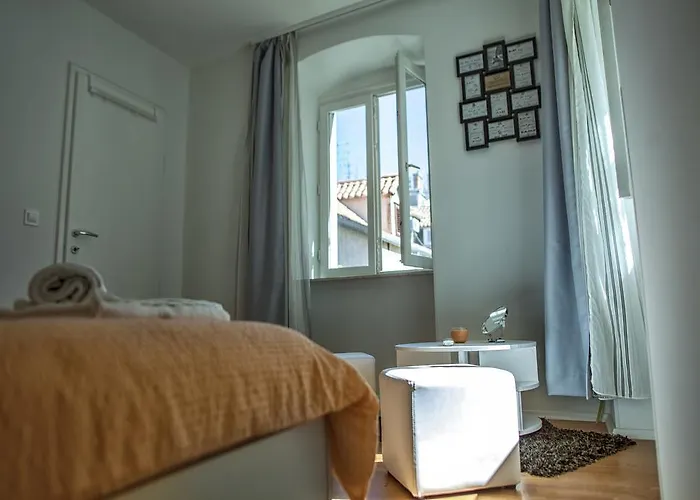 Апартаменты West *